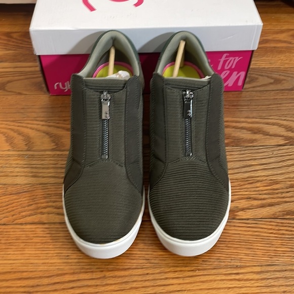 Ryka Vibe Knit Slip On Wedge Sneaker‎ Alpine Green size 10M NWT - Picture 2 of 9
